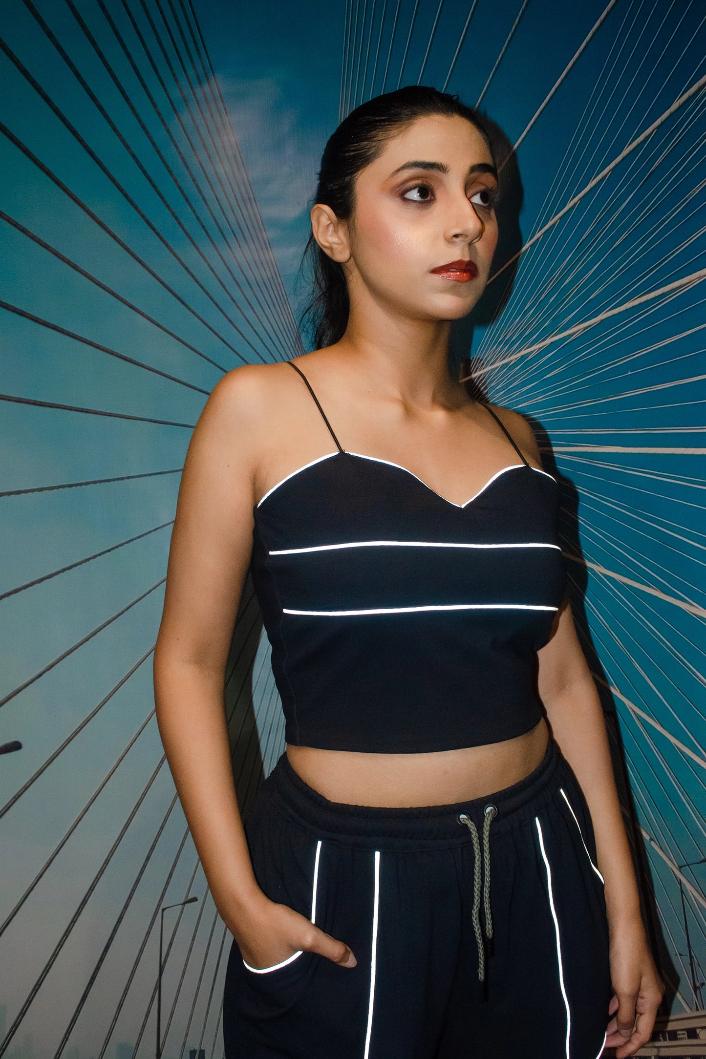 REFLECTIVE STRAP CROP