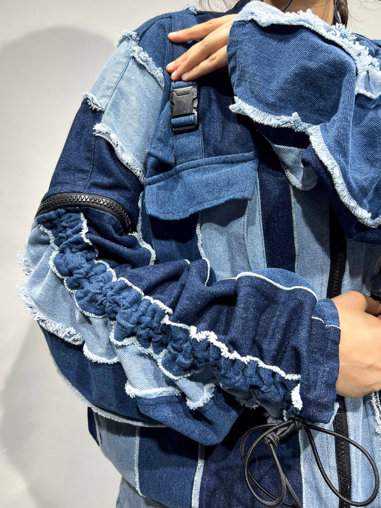 CONVERTIBLE STRIP DENIM JACKET