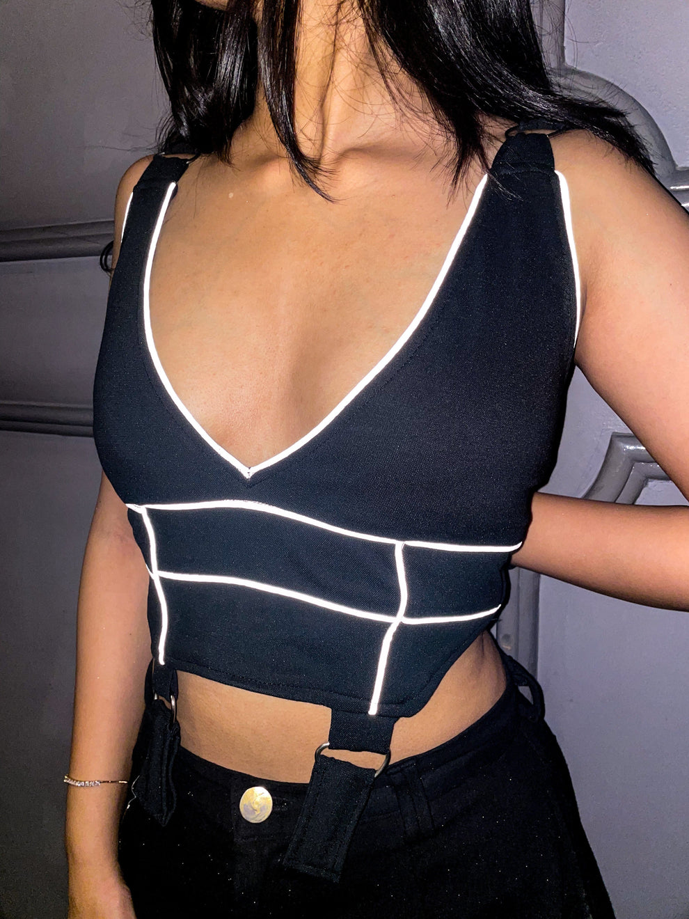 BLACK OUTLINE TOP – RisingAmong
