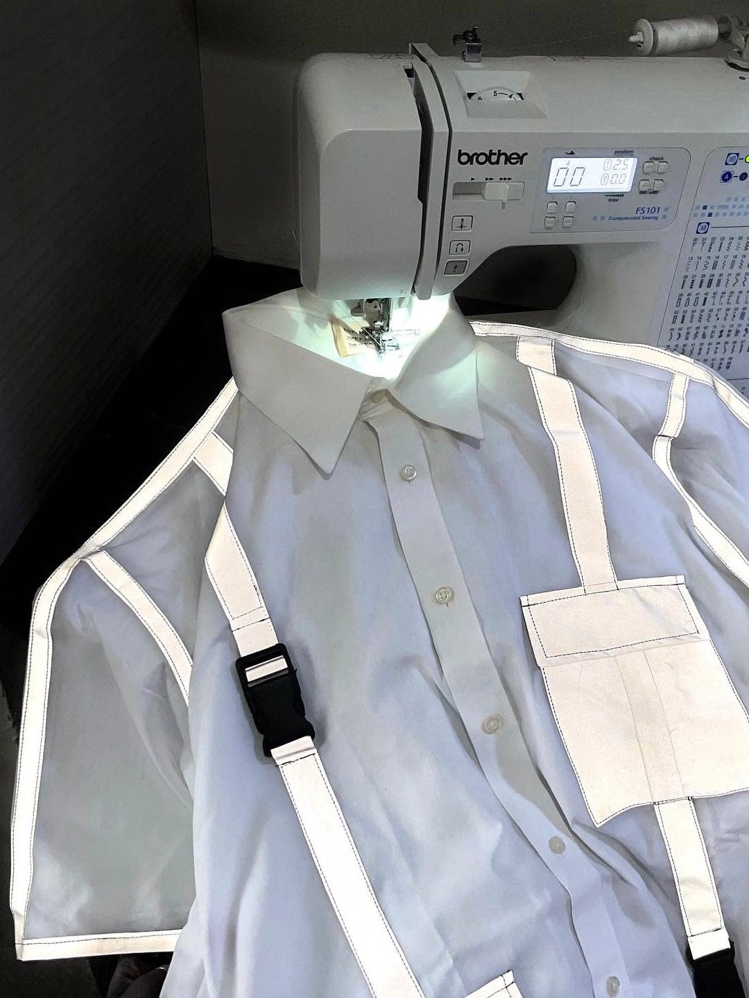 WHITE REFLECTIVE OVERSHIRT